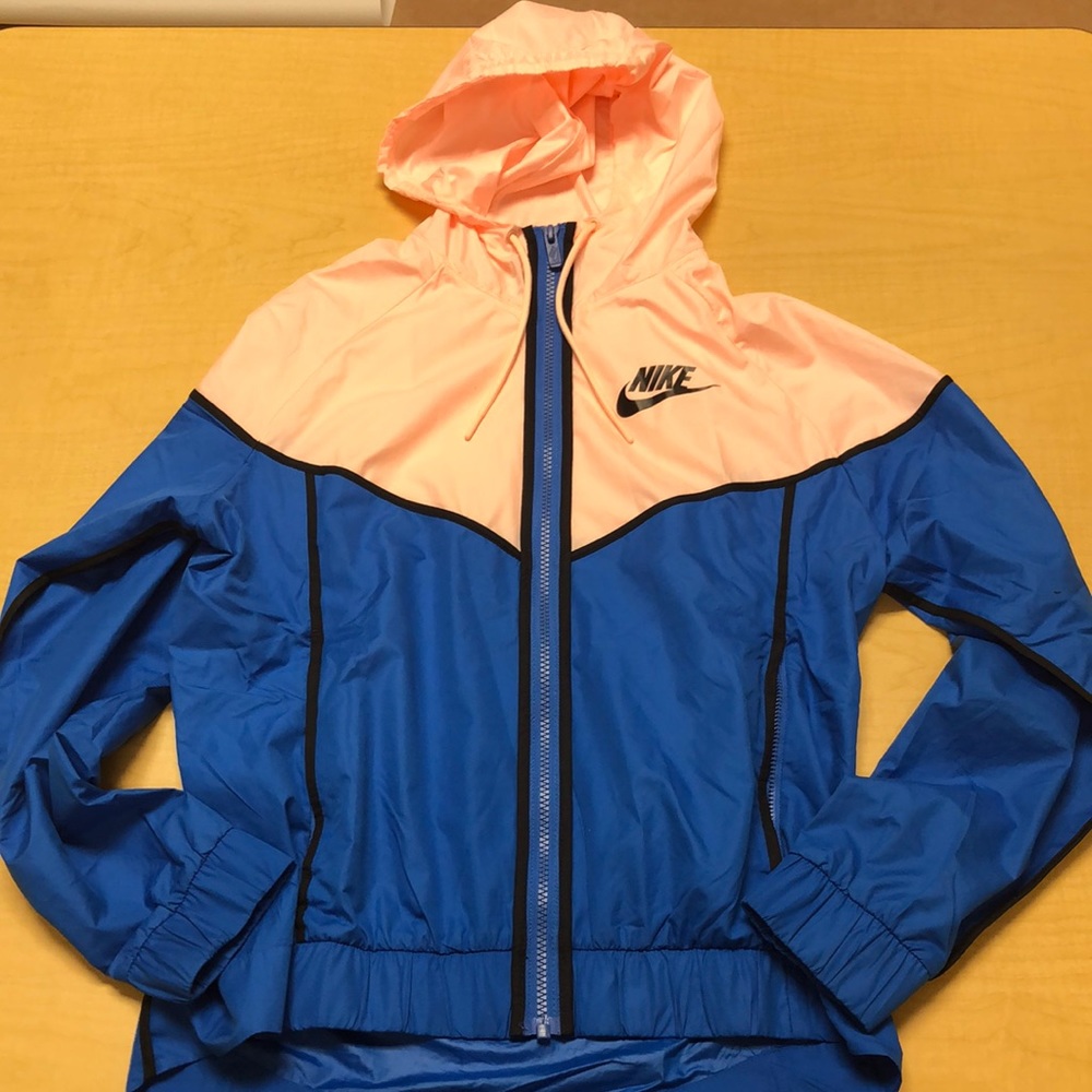Nike windrunner full zip jacket with‎ hood, size small
